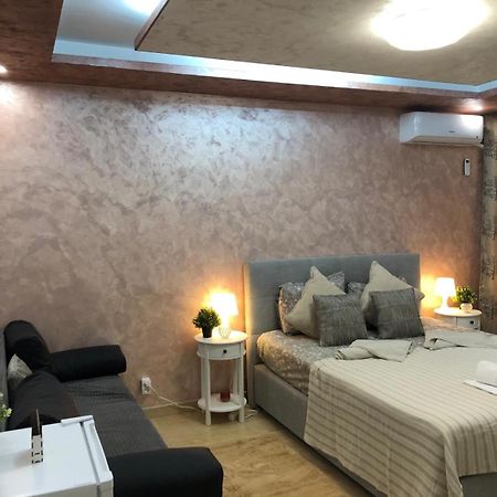 Apartament Centru Bucarest Esterno foto