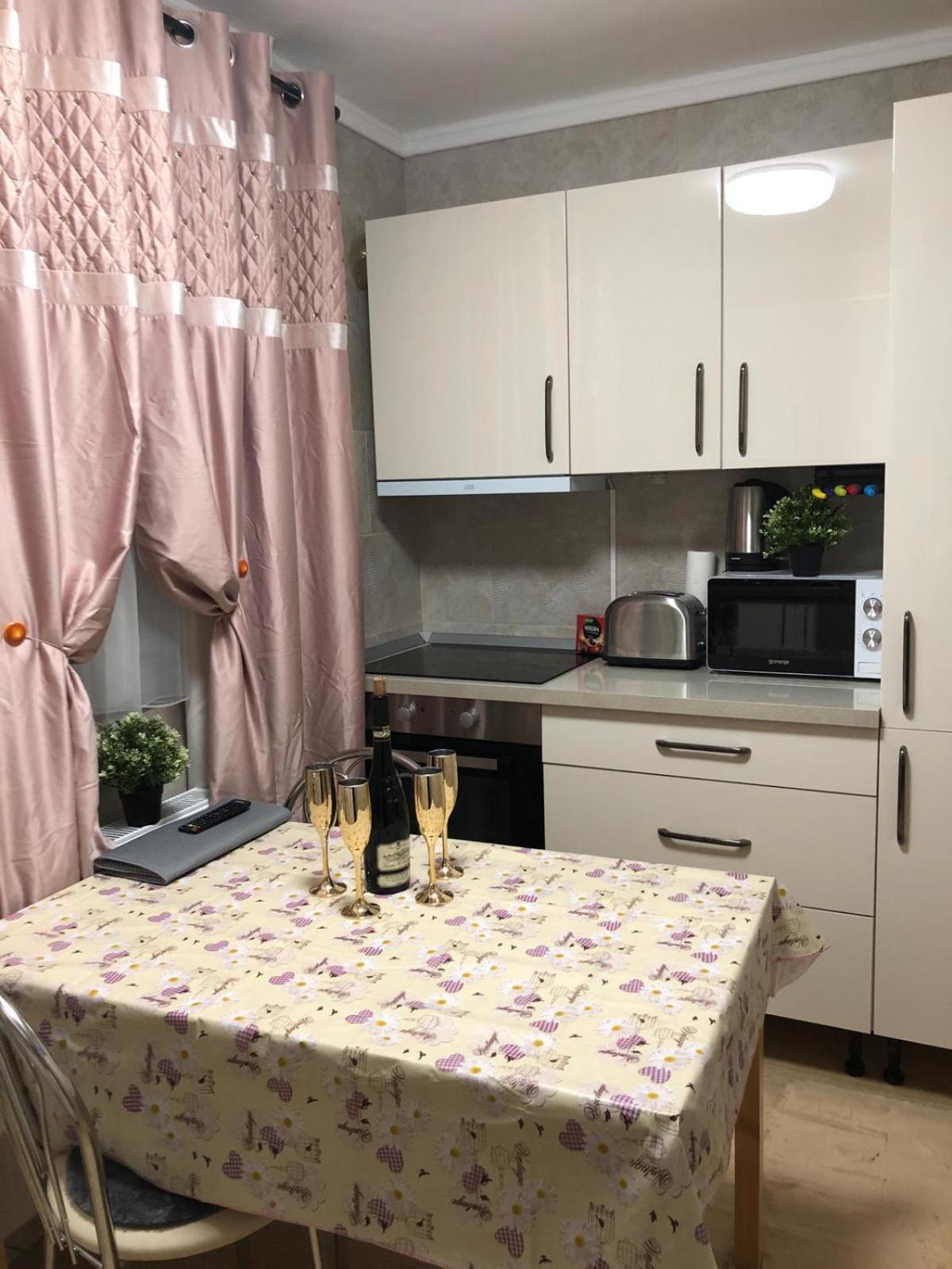 Apartament Centru Bucarest Esterno foto