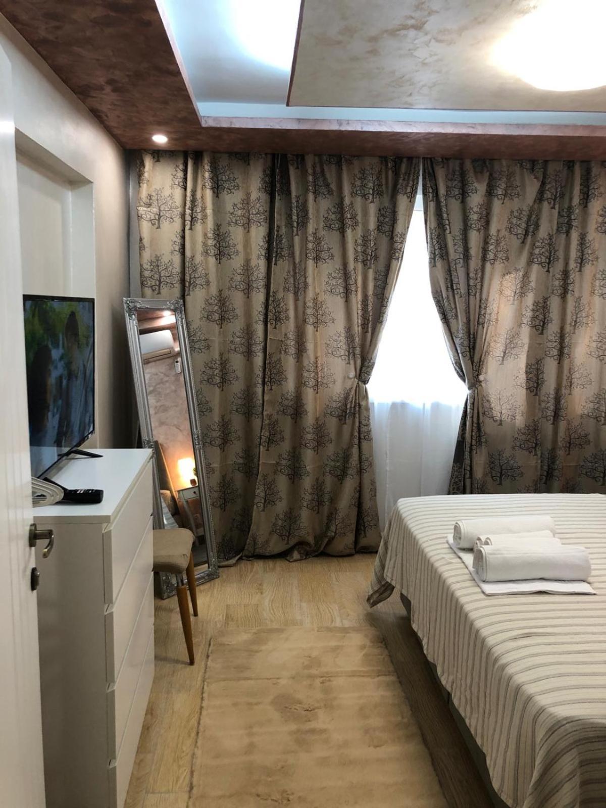 Apartament Centru Bucarest Esterno foto